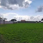 Daire Avec Vue Sur L'etang