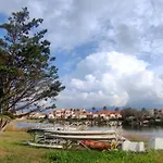 Avec Vue Sur L'etang *