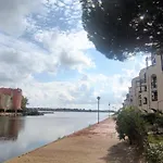 Avec Vue Sur L'etang *