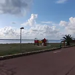 Avec Vue Sur L'etang Daire *