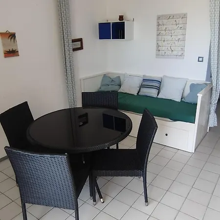 Avec Vue Sur L'étang