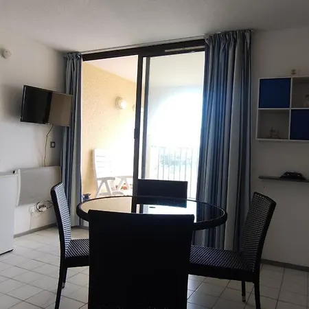 Avec Vue Sur L'étang *