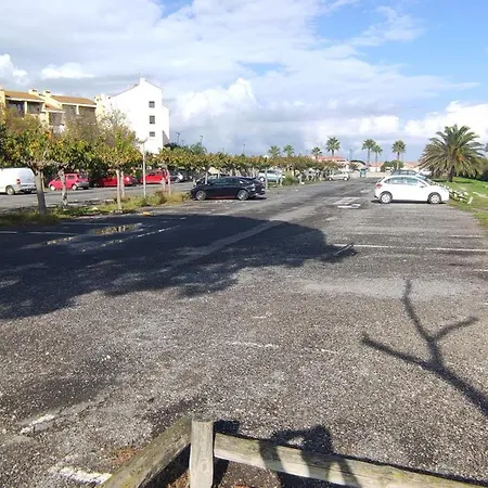 Avec Vue Sur L'étang *